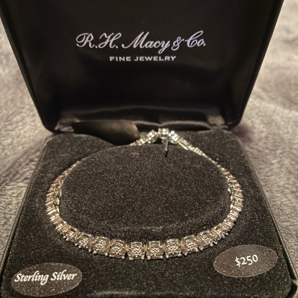 Jewelry - Women’s Sterling Silver Bracelet Diamond Cut Flower Design